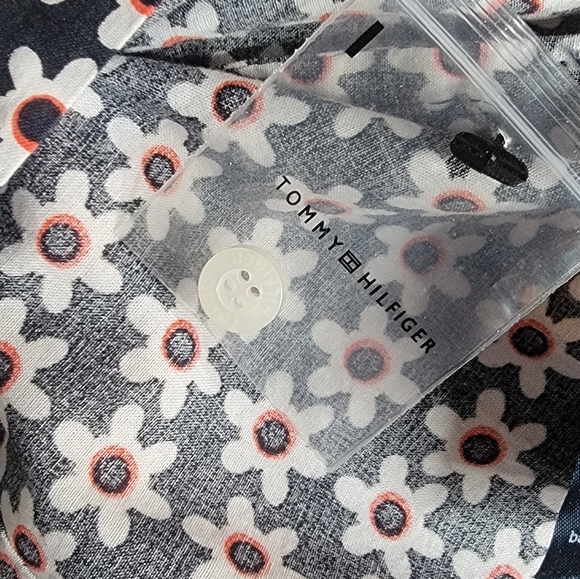 NWT - Tommy Hilfiger - Size Large 100% Cotton Blouse - Picture 4 of 8